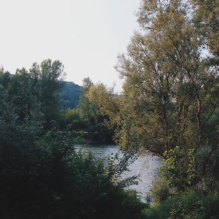Joli Gite Pour 5 Personnes : Chez Cherrie Saint-Julien-de-Lampon Esterno foto