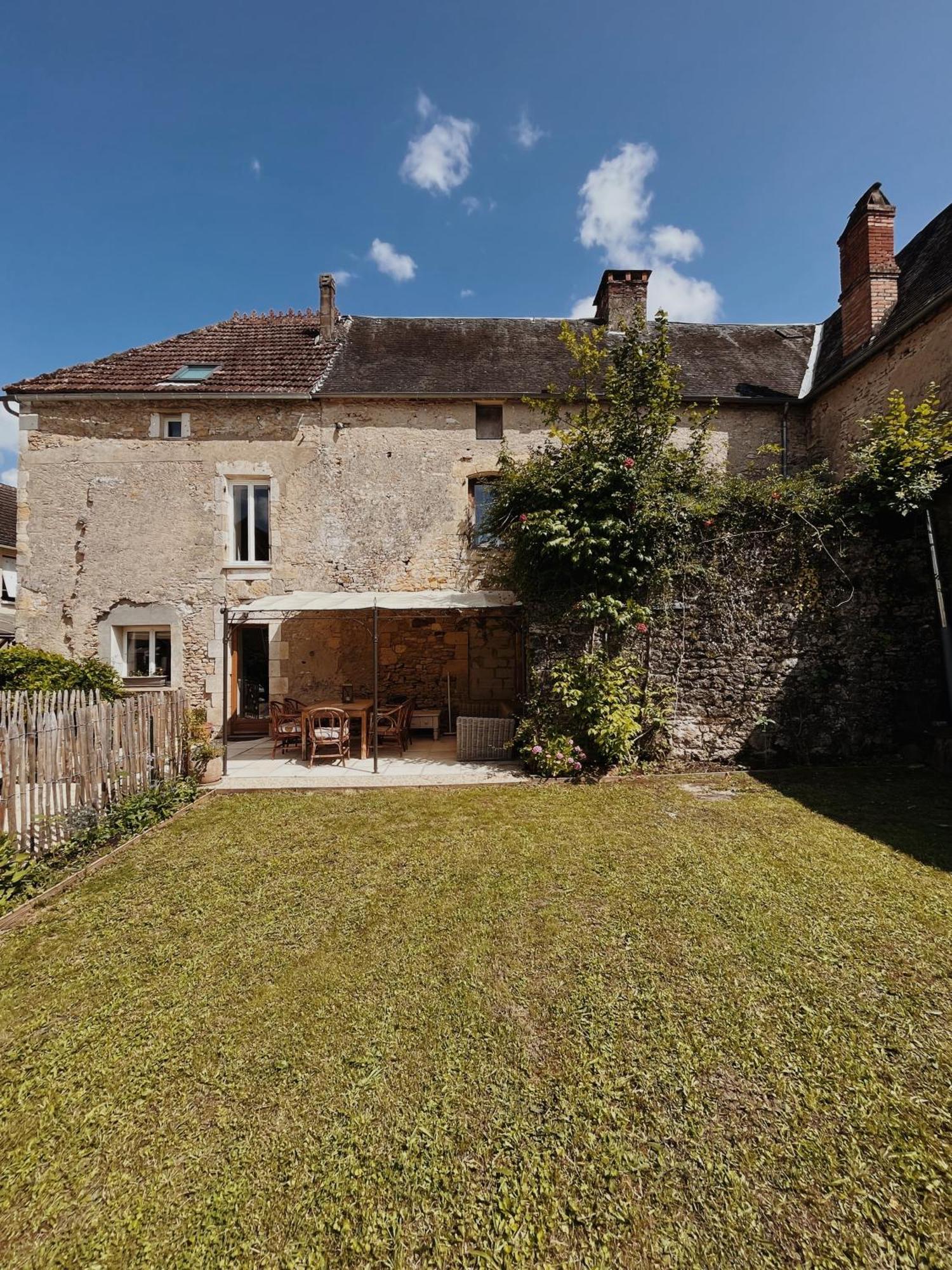 Joli Gite Pour 5 Personnes : Chez Cherrie Saint-Julien-de-Lampon Esterno foto